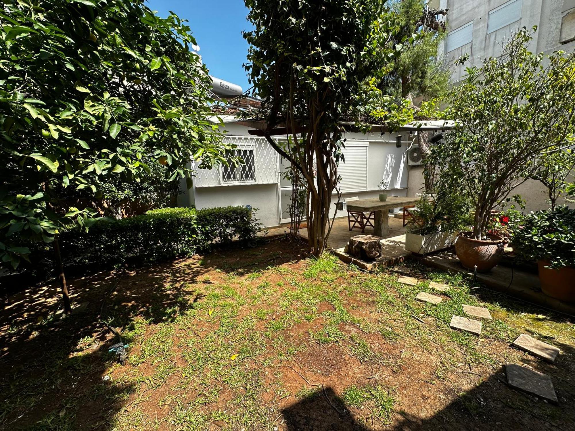 Apartamento Antonis'S Garden House Atenas Exterior foto